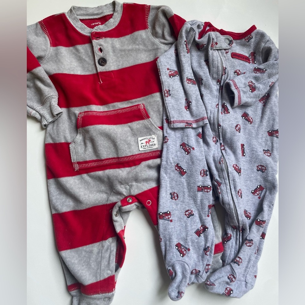 2 pairs of cozy boys pajamas from Carter’s (6 months)